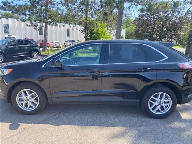 2023 Ford Edge SEL AWD photo 1