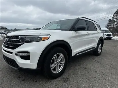 2023 Ford Explorer XLT 4WD photo 2