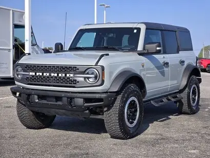 2023 Ford Bronco Badlands 4WD photo 3