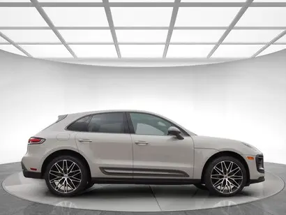 2023 Porsche Macan T photo 5