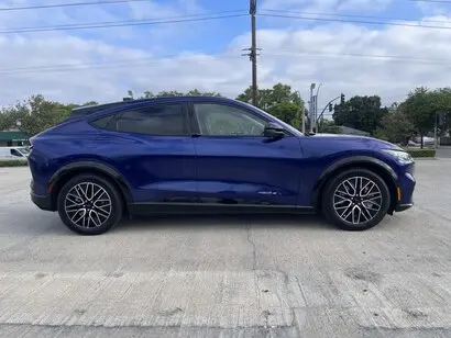 2024 Ford Mustang-Mach-e Premium photo 2