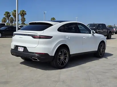 2022 Porsche Cayenne Base photo 4