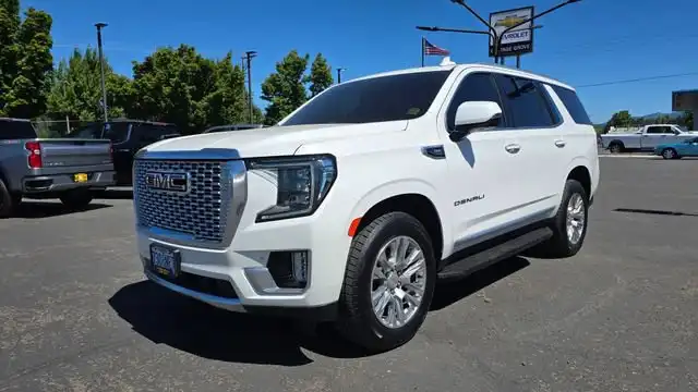 2021 GMC Yukon 4WD Denali's photo