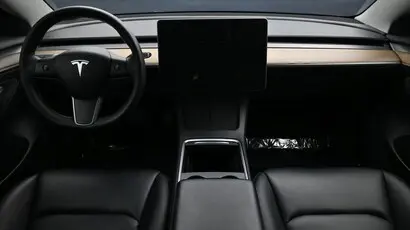 2021 Tesla Model 3 Standard Range Plus photo 4