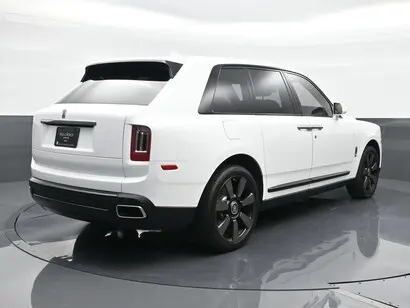 2022 Rolls-Royce Cullinan Base photo 2