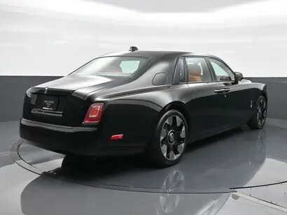 2027 Rolls-Royce Phantom Base photo 2