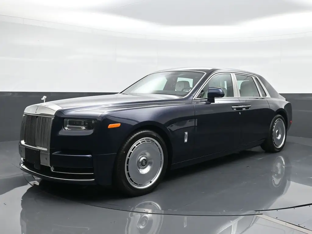 2027 Rolls-Royce Phantom Base photo 1
