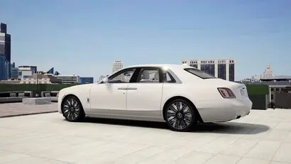 2027 Rolls-Royce Ghost Base photo 2