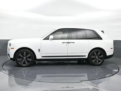 2022 Rolls-Royce Cullinan Base photo 3