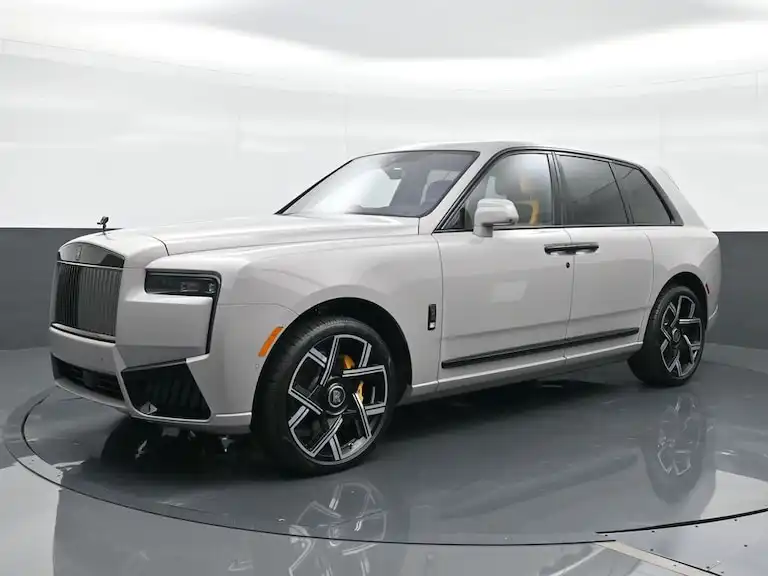 2027 Rolls-Royce Cullinan Black Badge's photo
