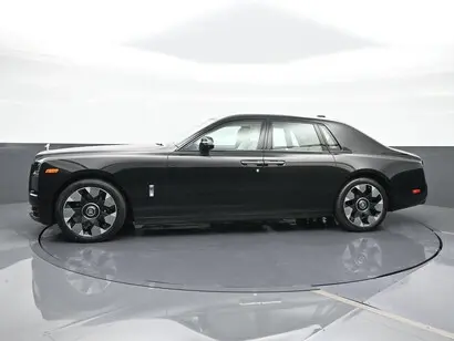2025 Rolls-Royce Phantom Base photo 3