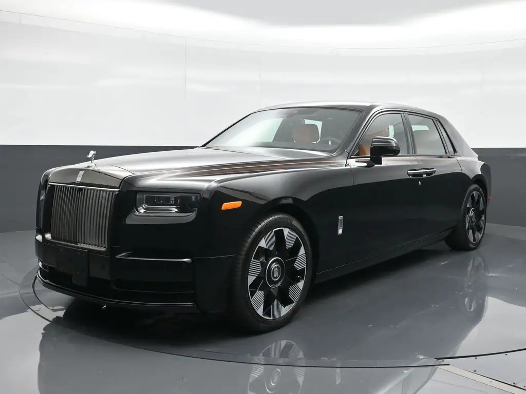 2027 Rolls-Royce Phantom Base photo 1