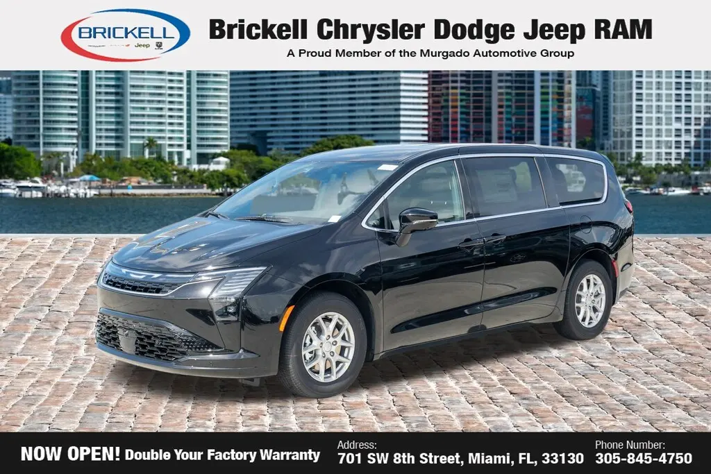 2027 Chrysler Pacifica Select photo 1