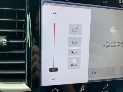 2027 Chrysler Pacifica Select photo 4
