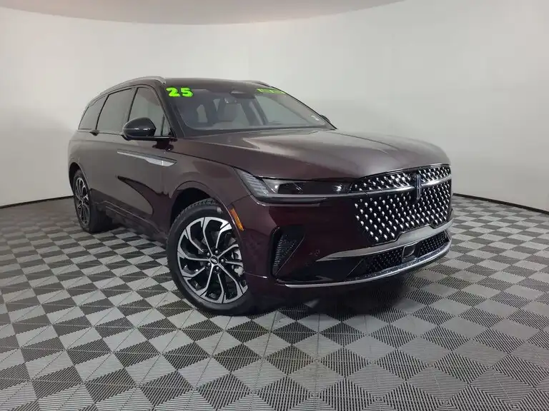 2025 Lincoln Nautilus Reserve AWD's photo