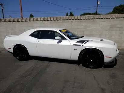 2015 Dodge Challenger R/T photo 3