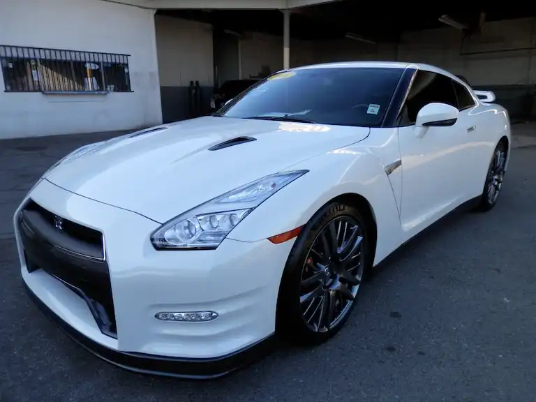 2016 Nissan GT-R Premium's photo