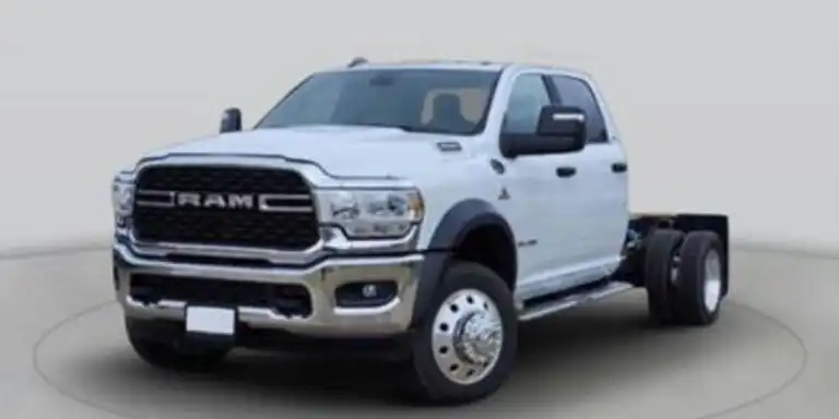 2026 RAM 5500 Big Horn 4X4 Crew Cab DRW 197" WB's photo