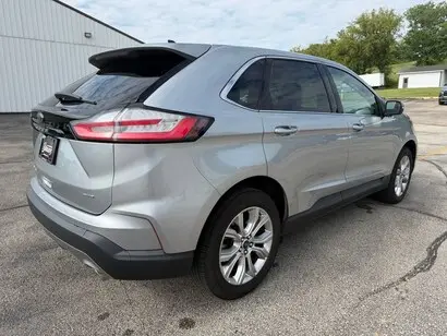 2022 Ford Edge Titanium AWD photo 5