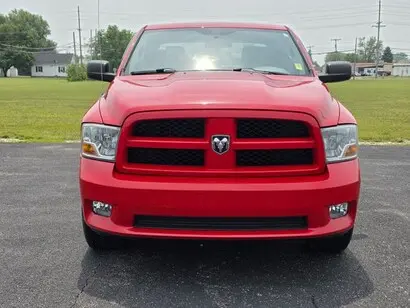 2012 RAM 1500 Express 4x4 Crew Cab photo 3