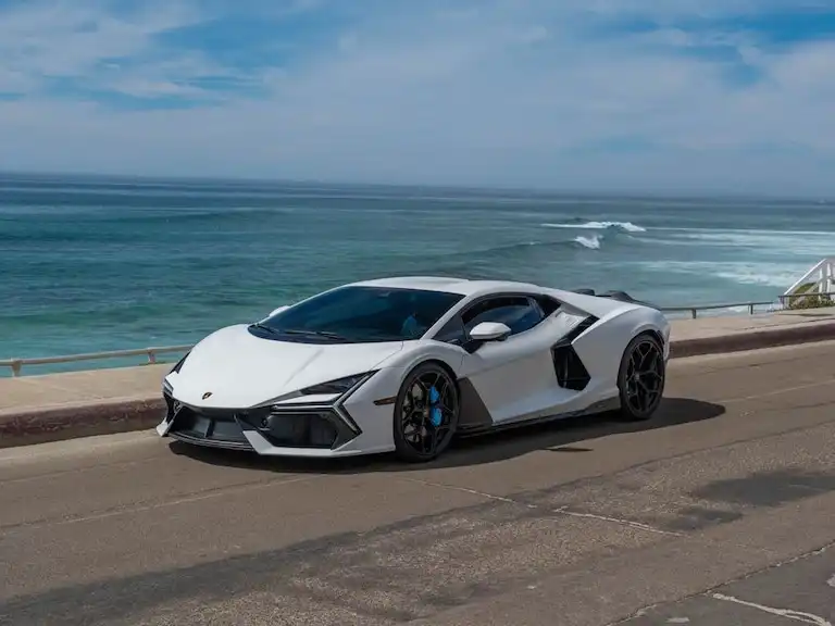 2025 Lamborghini Revuelto 6.5 DCT 4WD's photo