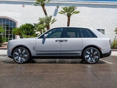 2027 Rolls-Royce Cullinan Base photo 3