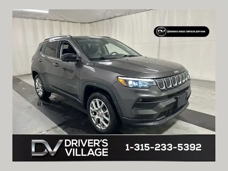 2022 Jeep Compass Latitude Lux 4X4's photo