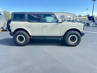 2025 Ford Bronco Outer Banks 4WD photo 5
