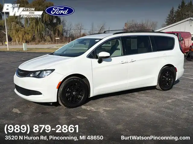2021 Chrysler Voyager LXI's photo