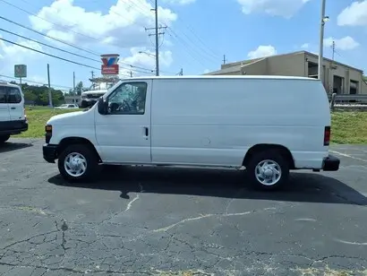 2010 Ford E-Series E-150 Van photo 4