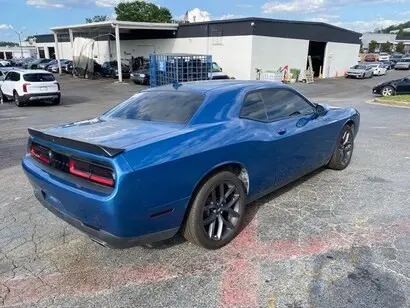 2023 Dodge Challenger SXT Auto photo 5