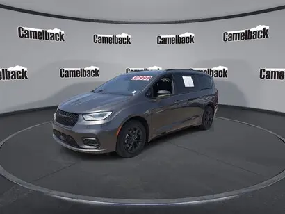 2021 Chrysler Pacifica Touring L photo 3