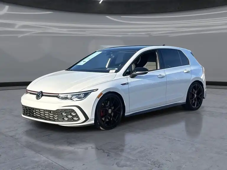 2024 Volkswagen Golf GTI 2.0T SE 4-door's photo