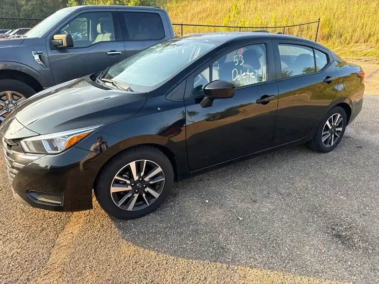 2024 Nissan Versa 1.6 SV CVT's photo