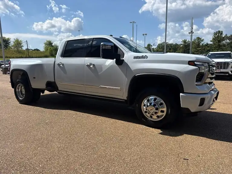 2026 Chevrolet Silverado HD High Country 4WD Crew Cab Long Box DRW's photo