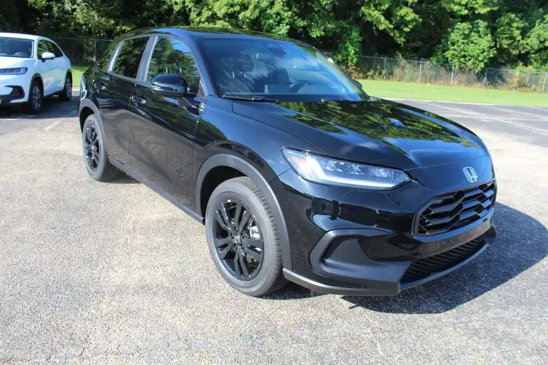 2027 Honda HR-V Sport 2WD's photo