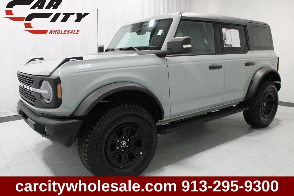 2022 Ford Bronco Wildtrak 4x4 photo 1