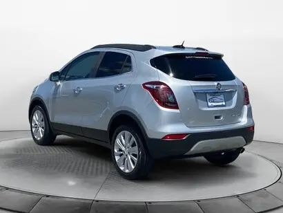 2022 Buick Encore Preferred AWD photo 3