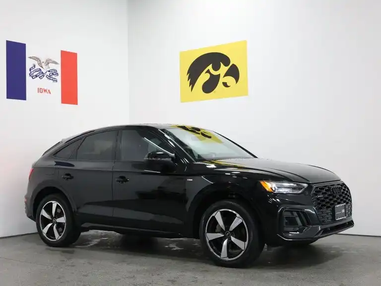 2023 Audi Q5 Sportback 45 Premium Plus's photo