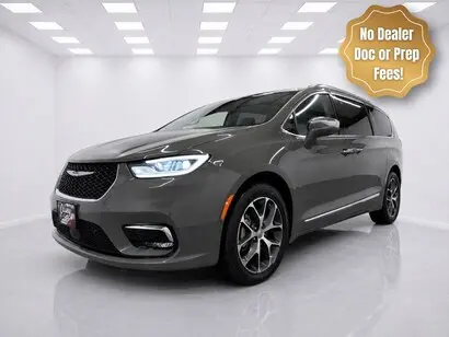 2021 Chrysler Pacifica Limited photo 3