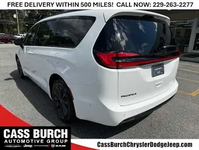 2025 Chrysler Pacifica Select photo 5