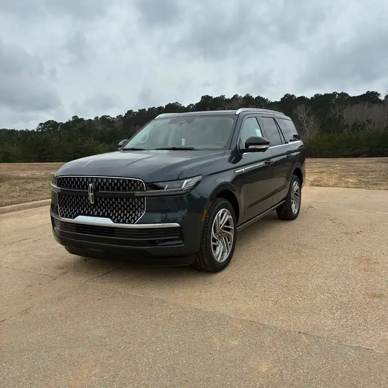 2025 Lincoln Navigator Reserve 4WD's photo