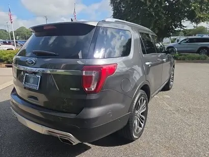 2017 Ford Explorer Platinum 4WD photo 4