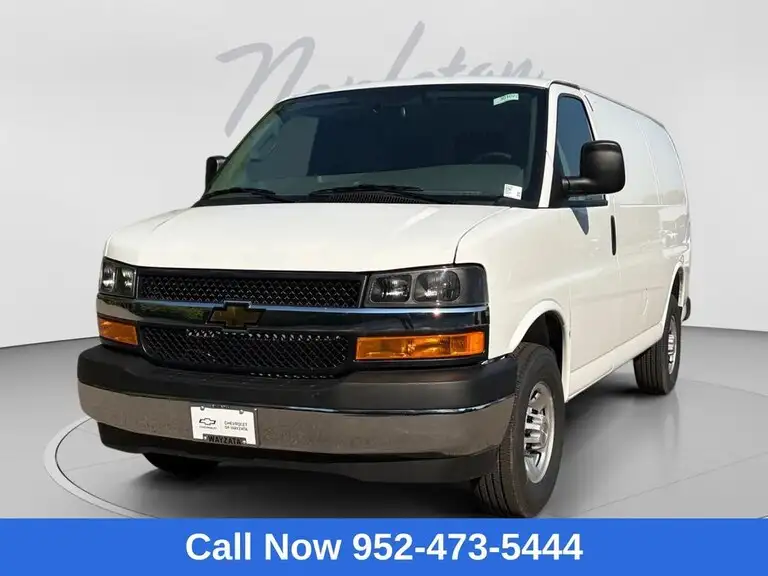 2026 Chevrolet Express 2500 Work Van HD's photo