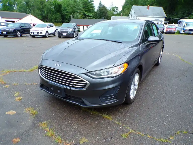 2020 Ford Fusion SE's photo
