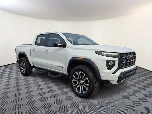 2024 GMC Canyon 4WD AT4 Crew Cab Short Box's photo