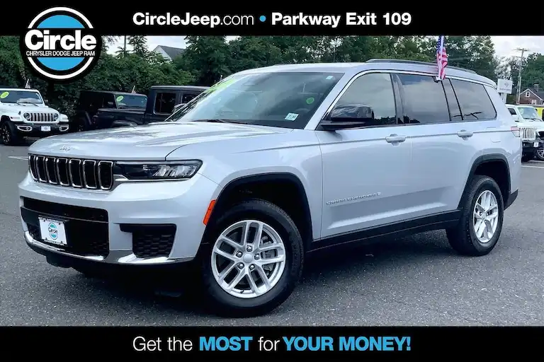 2024 Jeep Grand Cherokee L Laredo X 4x4's photo