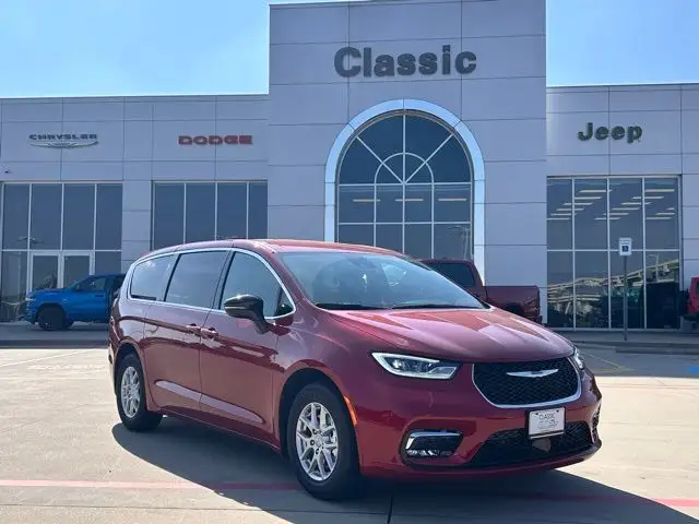 2026 Chrysler Pacifica Select photo 1