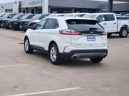 2020 Ford Edge SEL photo 5