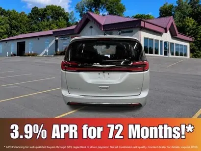 2026 Chrysler Pacifica Select AWD photo 5